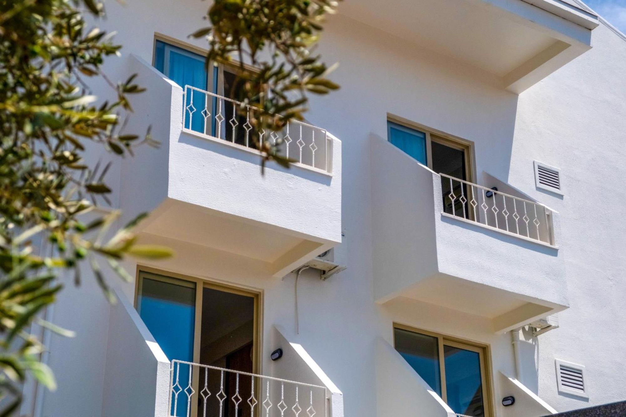 Azalia Garden Hotel 4*