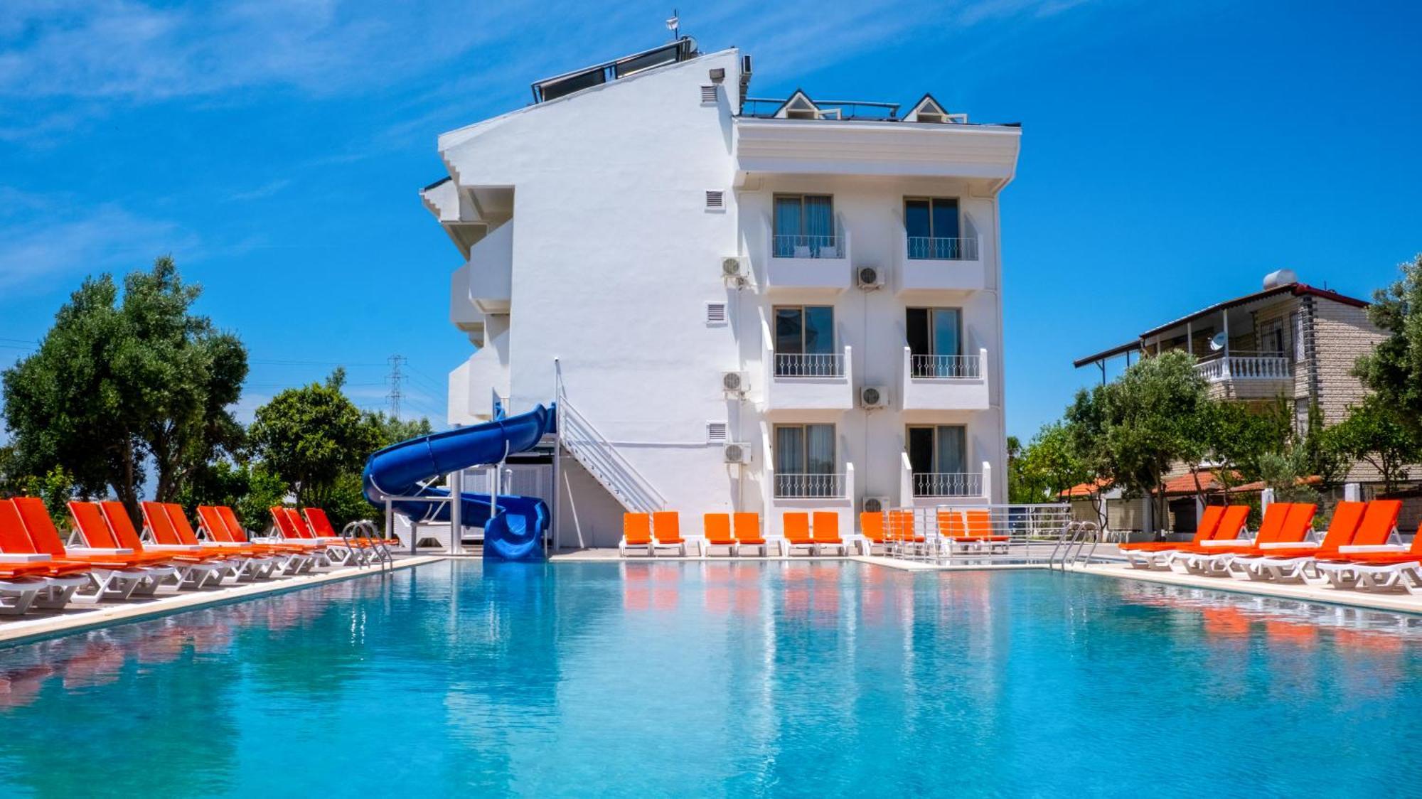 Azalia Garden Hotel 4*