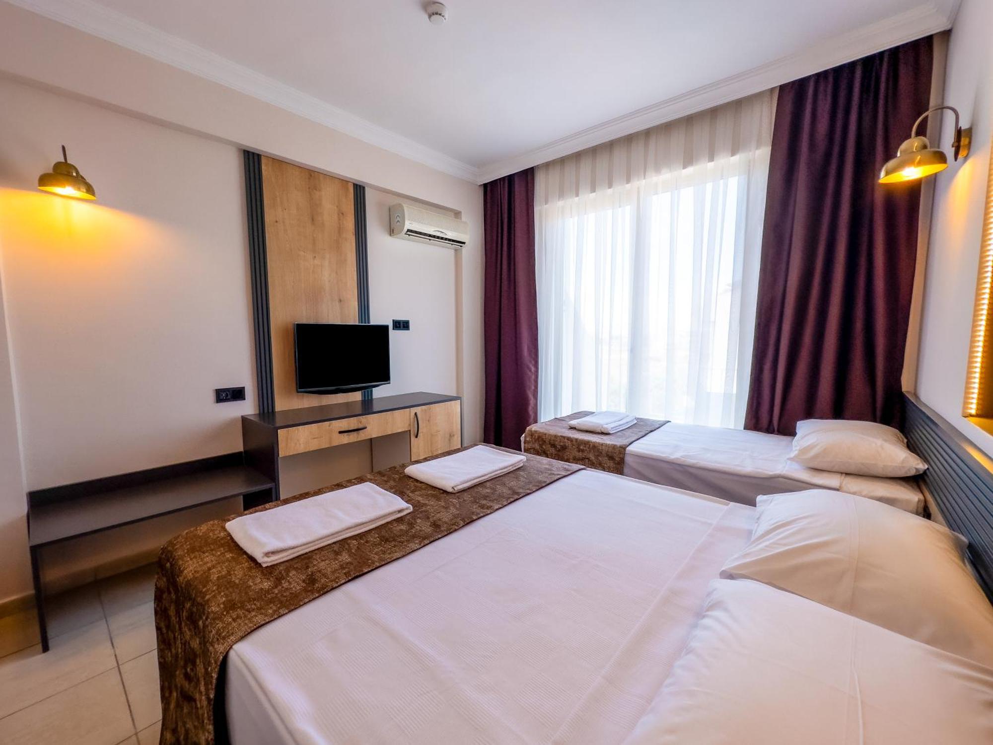 Azalia Garden 4* Side